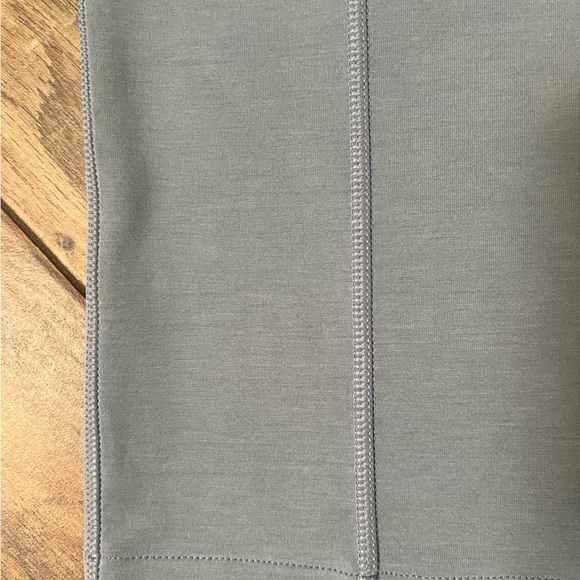 Lululemon Softstream Cropped Capri Sweat Pants - Picture 6 of 8